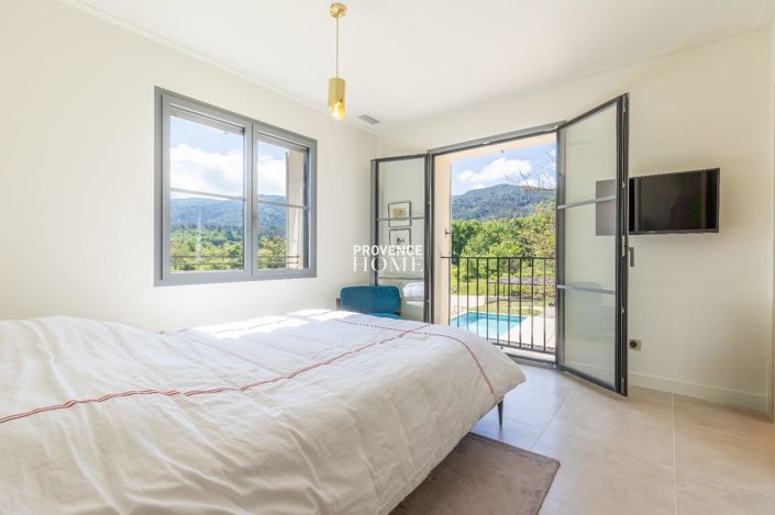 Image No.9-5 Bed House for sale