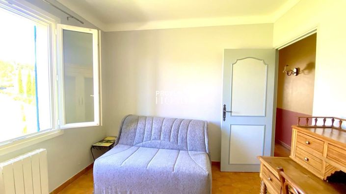 Image No.11-3 Bed House for sale