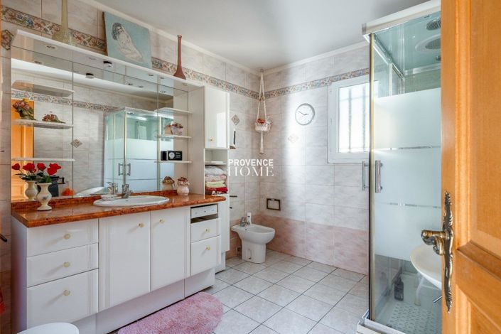 Image No.10-4 Bed House for sale