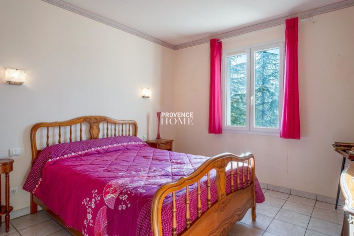 Image No.12-4 Bed House for sale