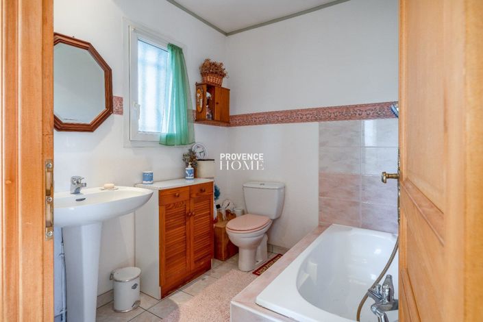 Image No.16-4 Bed House for sale