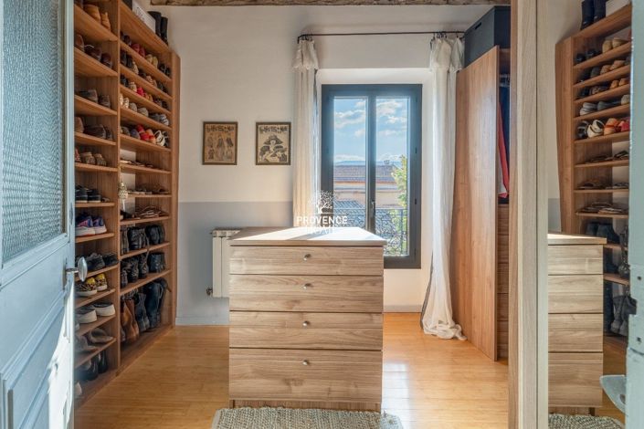 Image No.18-5 Bed House for sale