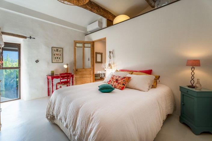 Image No.6-5 Bed House for sale