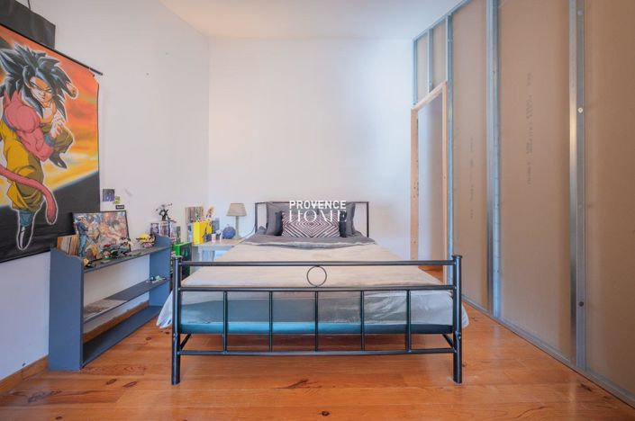 Image No.15-5 Bed House for sale