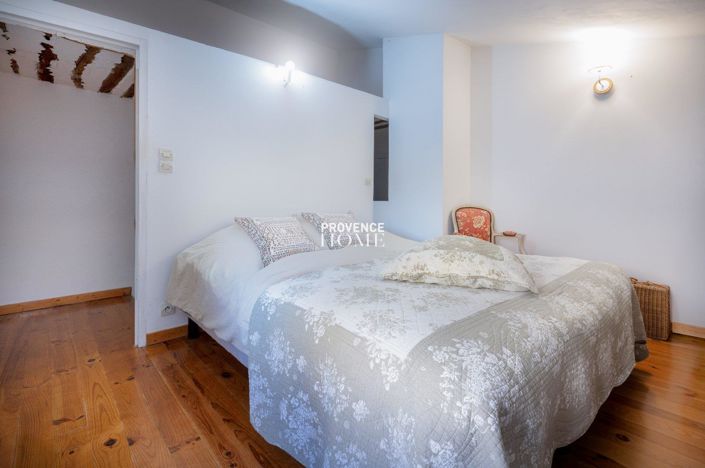 Image No.6-5 Bed House for sale