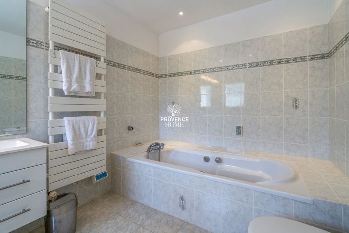 Image No.8-Maison de 4 chambres à vendre à Lioux