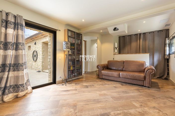 Image No.18-3 Bed House for sale