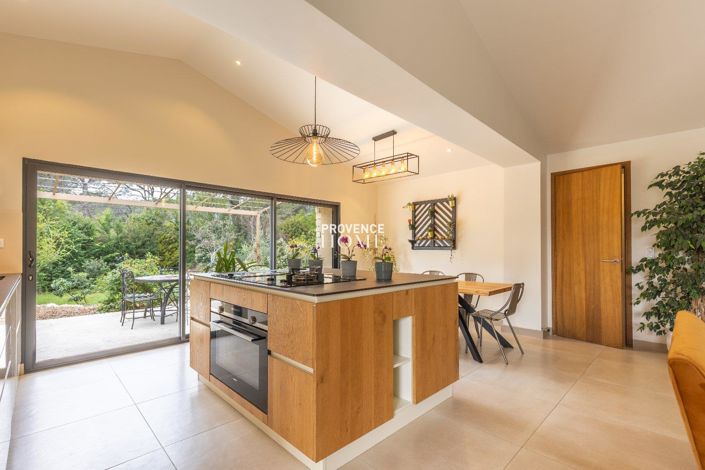 Image No.3-3 Bed House for sale