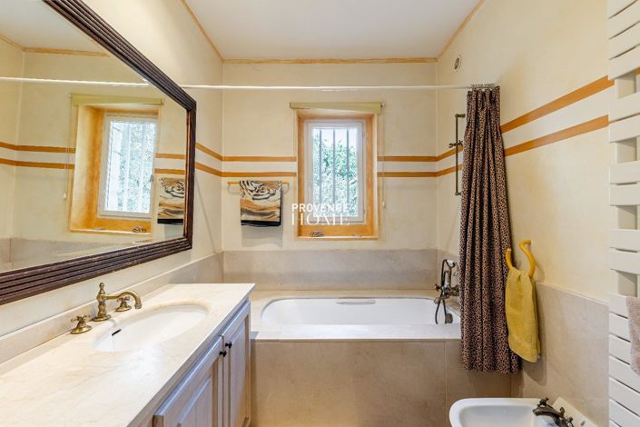 Image No.14-2 Bed House for sale