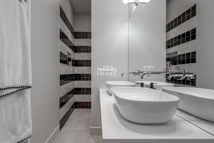 Image No.16-4 Bed House for sale