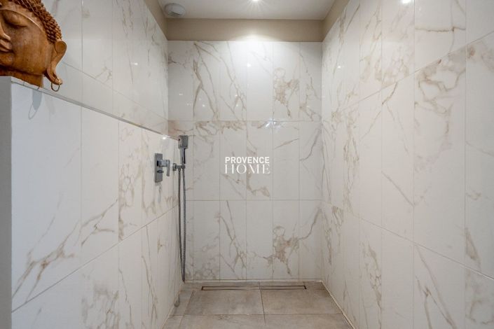 Image No.19-4 Bed House for sale