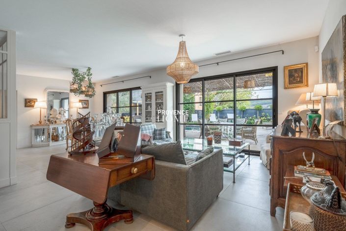 Image No.7-4 Bed House for sale