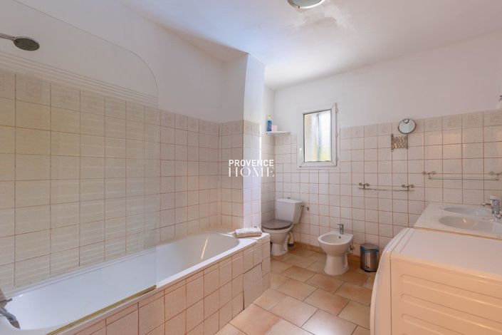 Image No.15-12 Bed House for sale