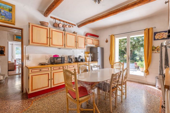 Image No.8-12 Bed House for sale