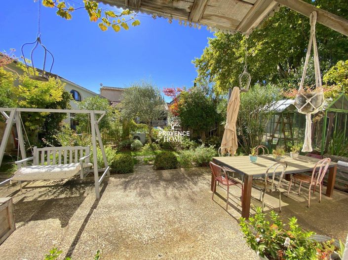 Image No.18-11 Bed House for sale