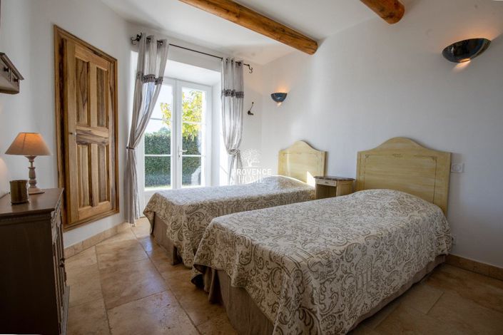 Image No.7-5 Bed House for sale