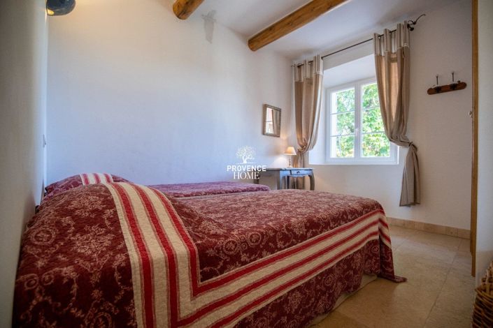 Image No.9-5 Bed House for sale