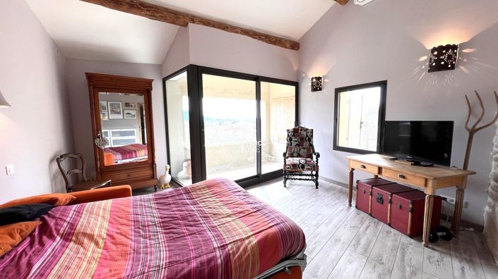 Image No.17-3 Bed House for sale