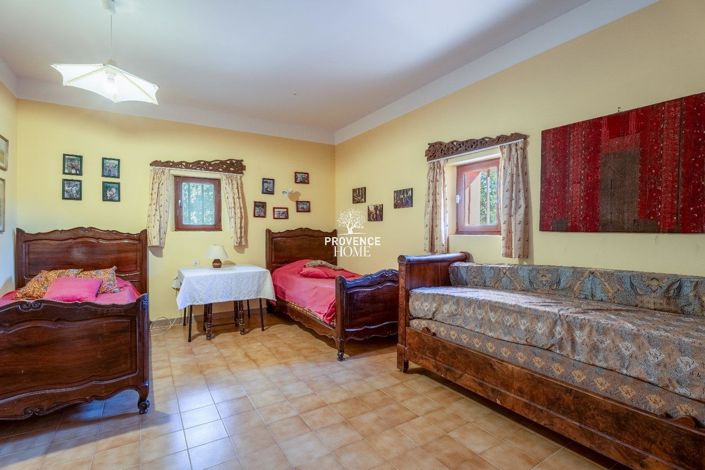 Image No.10-4 Bed House for sale