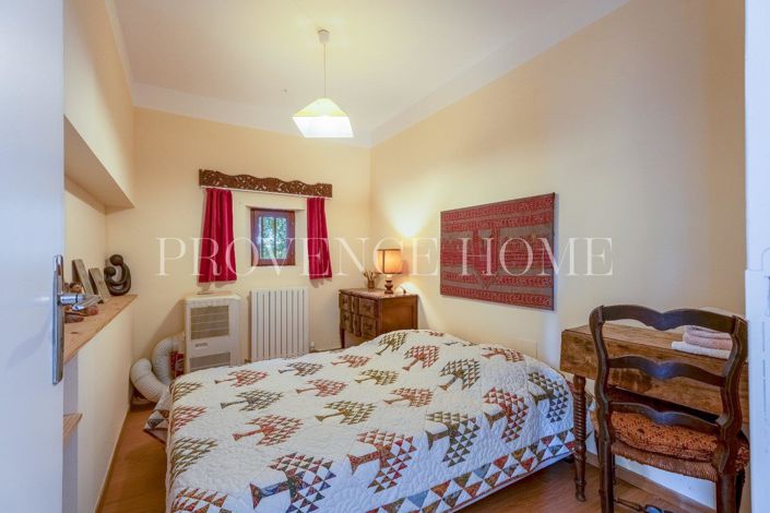 Image No.10-4 Bed House for sale