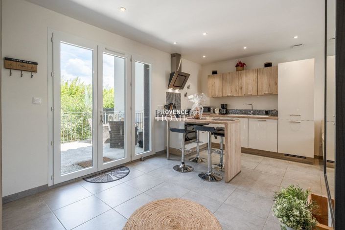 Image No.10-4 Bed House for sale