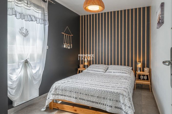 Image No.18-4 Bed House for sale