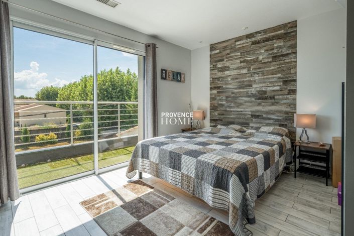 Image No.9-4 Bed House for sale