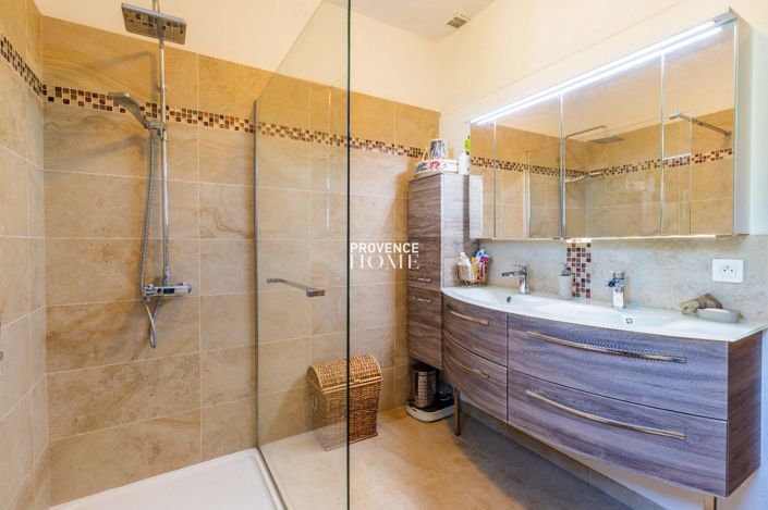 Image No.11-3 Bed House for sale