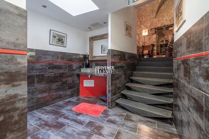 Image No.17-4 Bed Property for sale