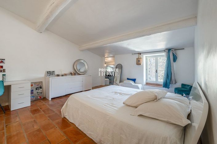 Image No.7-4 Bed Property for sale