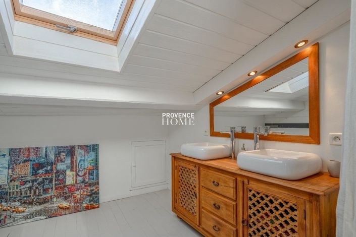 Image No.19-5 Bed House for sale