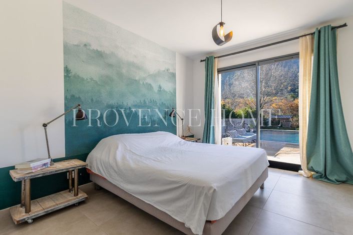 Image No.8-3 Bed House for sale