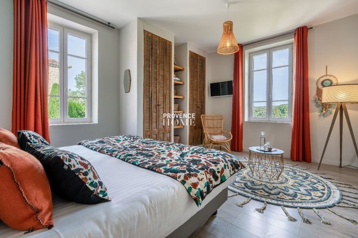 Image No.6-13 Bed Property for sale