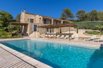 1 - Gordes, Property
