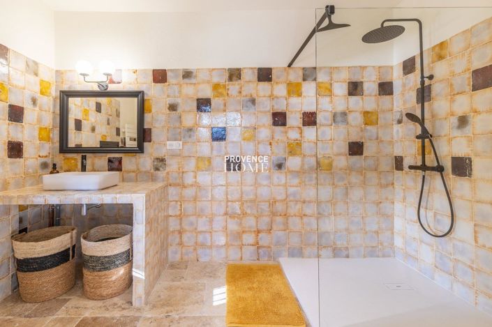 Image No.18-5 Bed Property for sale