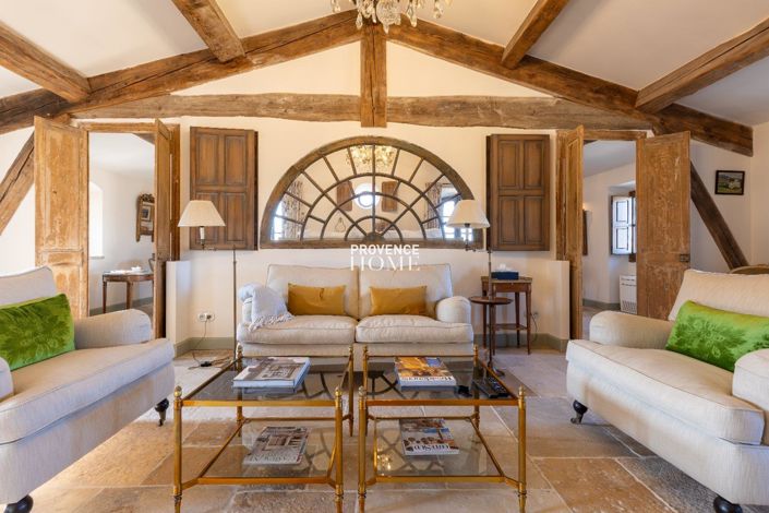 Image No.8-8 Bed House for sale