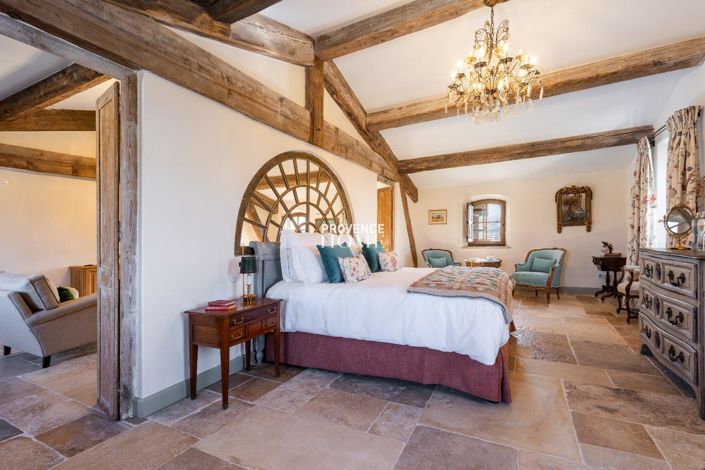 Image No.9-8 Bed House for sale