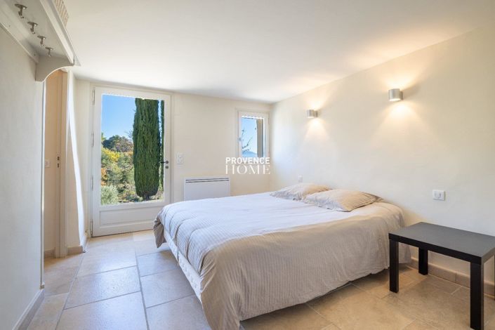 Image No.7-5 Bed House for sale