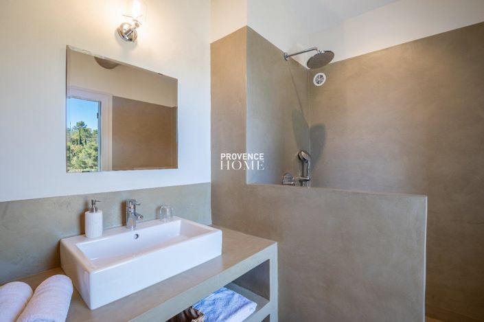 Image No.8-5 Bed House for sale