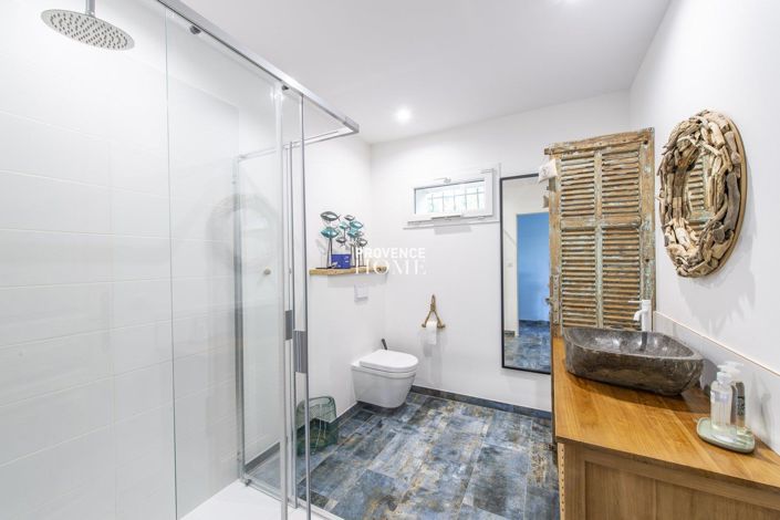 Image No.20-8 Bed House for sale