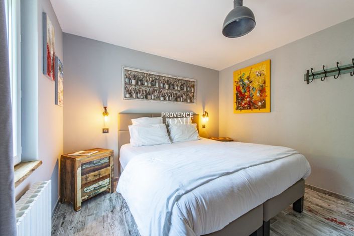 Image No.9-8 Bed House for sale