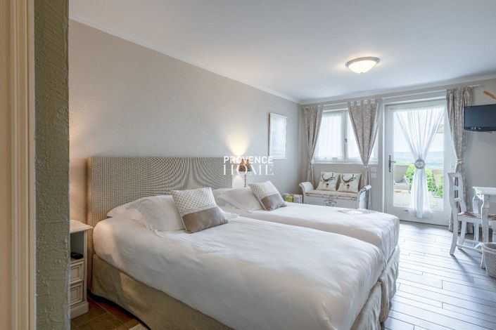 Image No.13-8 Bed House for sale