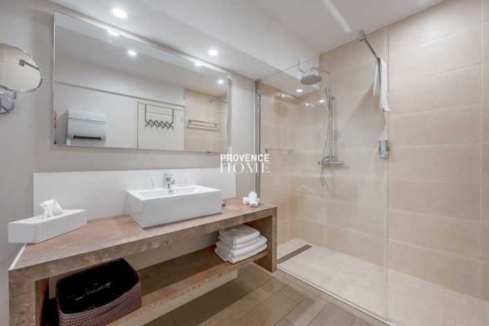 Image No.14-8 Bed House for sale