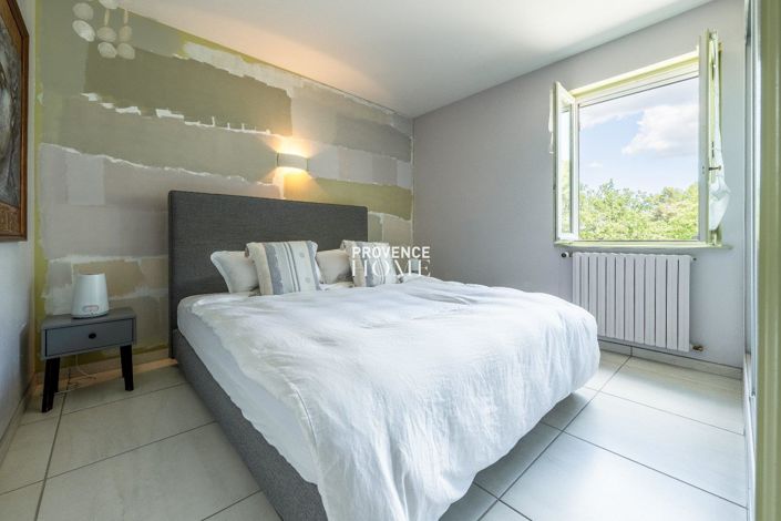 Image No.17-8 Bed House for sale