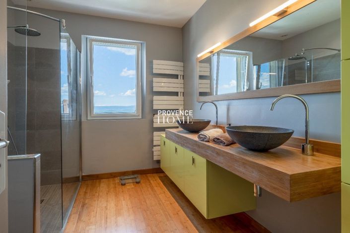 Image No.18-8 Bed House for sale