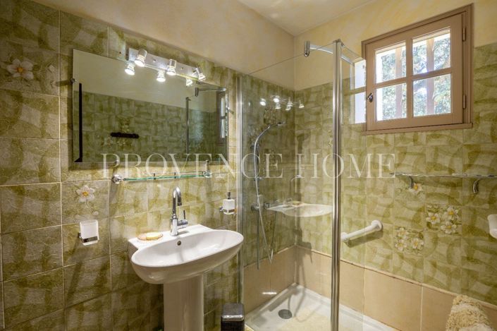 Image No.11-3 Bed House for sale