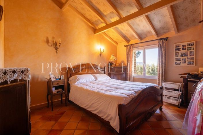 Image No.14-3 Bed House for sale