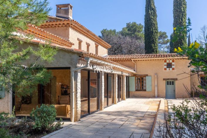 Image No.10-3 Bed House for sale