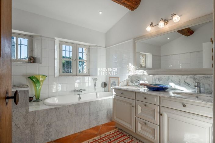 Image No.17-Maison de 5 chambres à vendre à L'Isle-sur-la-Sorgue