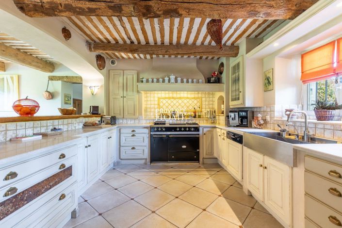 Image No.6-5 Bed Property for sale